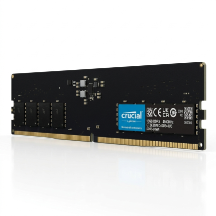 ماژول رم کامپیوتر کروشال 16 گیگابایت DDR5 با فرکانس 4800 مگاهرتز و تراشه‌های حافظه استاندارد روی برد مشکی، سه‌ربع جلو